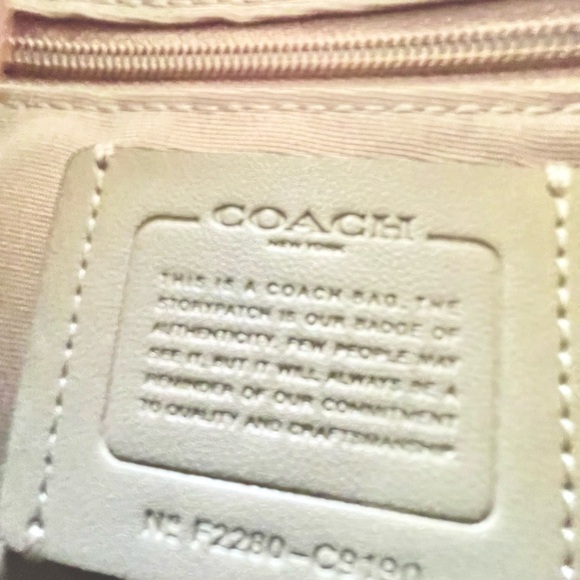 Authentic COACH Shoulder Bag Cream colored pebbled leather - Picture 8 of 14